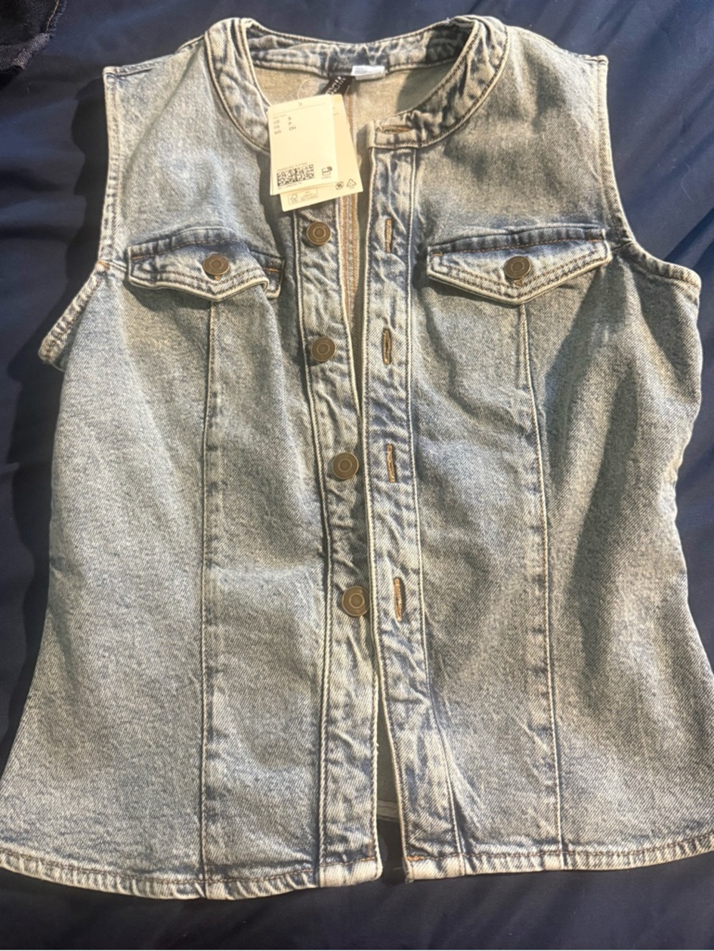 H&M Light Blue Denim Vest - Picture 3 of 4